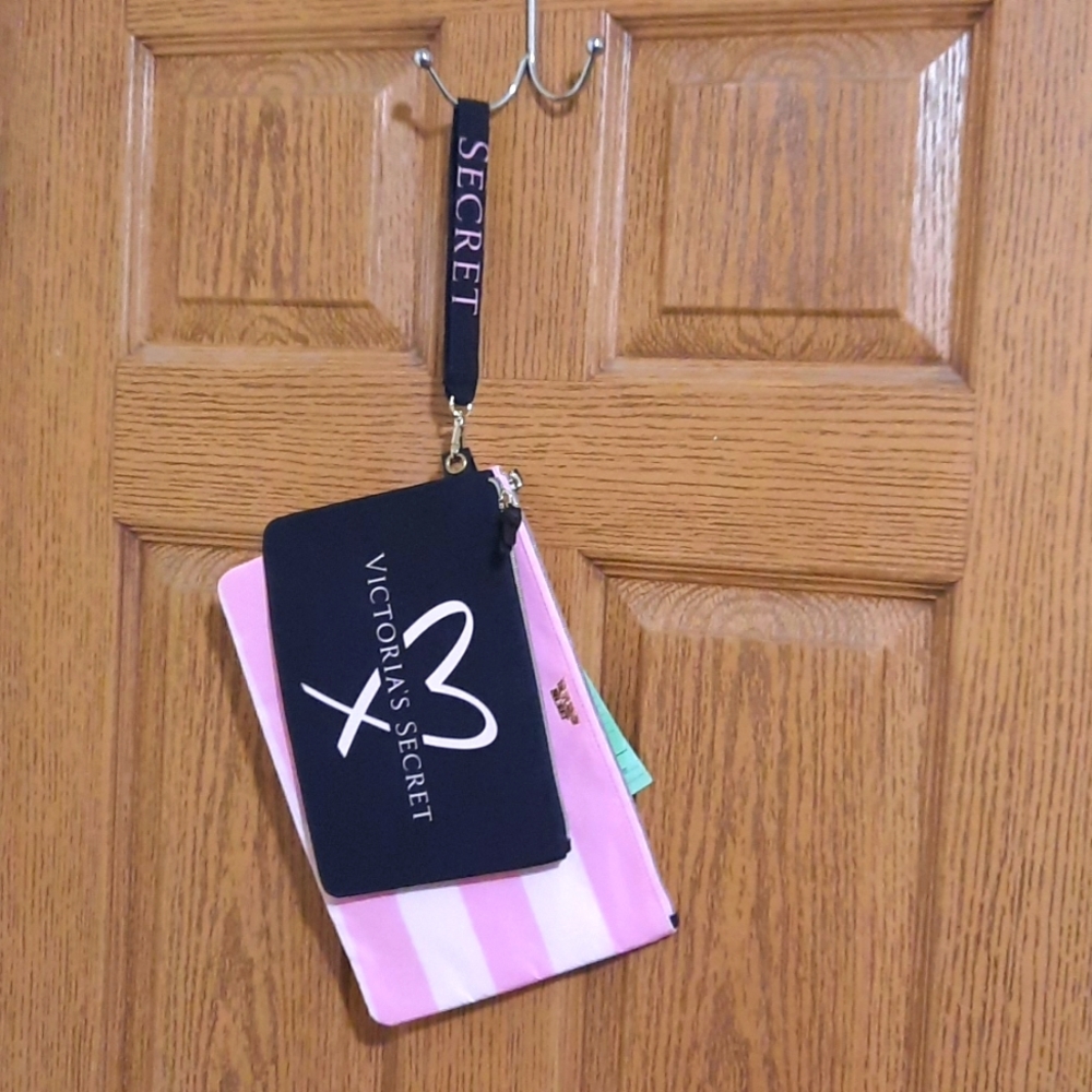 Brand new Victoria's Secret wrists bags